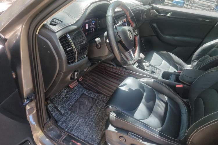 Used Skoda Kodiaq 2019 Facelifted TSI330 7-Seater Two-Wheel-Drive Luxury Enjoyment Edition China VI Standard Driver Seat