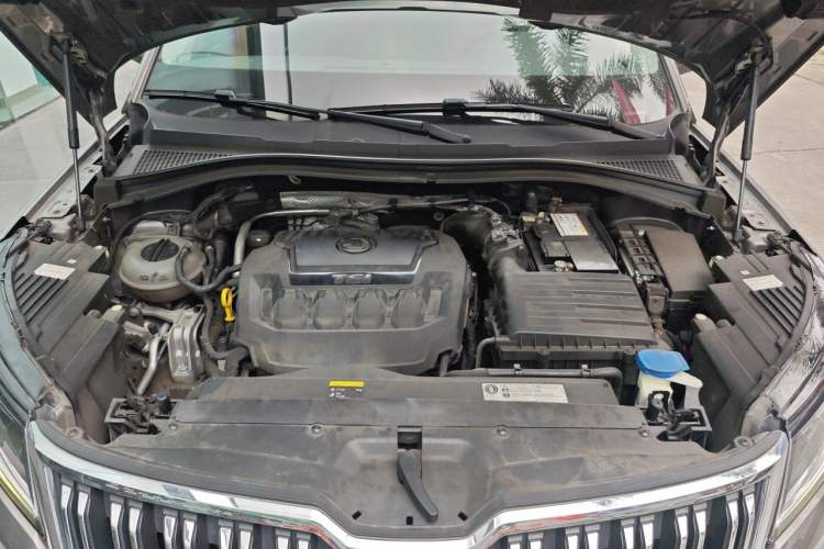 Used Skoda Kodiaq 2019 Facelifted TSI330 5-Seater Two-Wheel-Drive Luxury Enjoyment Edition China VI Standard Engine Bay