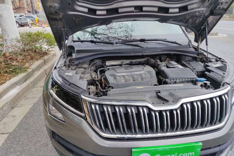 Used Skoda Kodiaq 2019 Facelifted TSI330 7-Seater Two-Wheel-Drive Luxury Enjoyment Edition China VI Standard Engine Bay Right