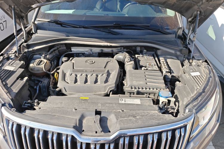 Used Skoda Kodiaq 2019 Facelifted TSI330 5-Seater Two-Wheel-Drive Luxury Enjoyment Edition China VI Standard Engine Bay