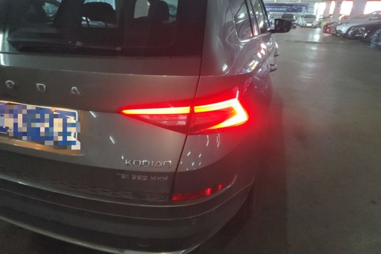 Used Skoda Kodiaq 2019 Facelifted TSI380 7-Seater All-Wheel-Drive Flagship Version China VI Standard Exterior 3