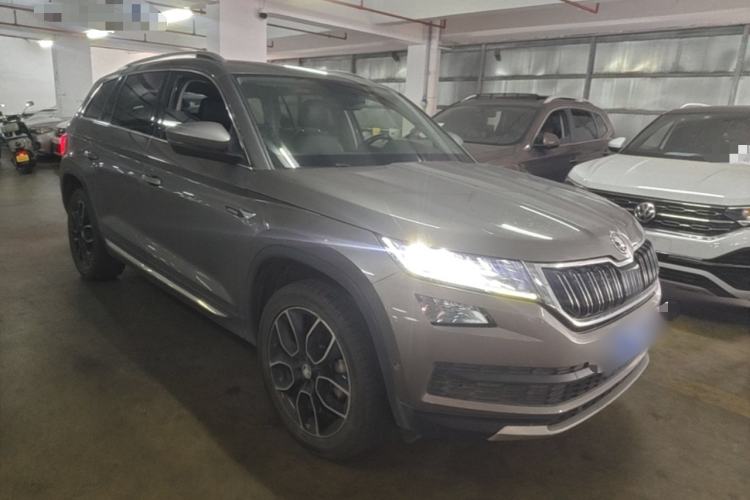 Used Skoda Kodiaq 2019 Facelifted TSI380 7-Seater All-Wheel-Drive Flagship Version China VI Standard Front Right 45 Deg
