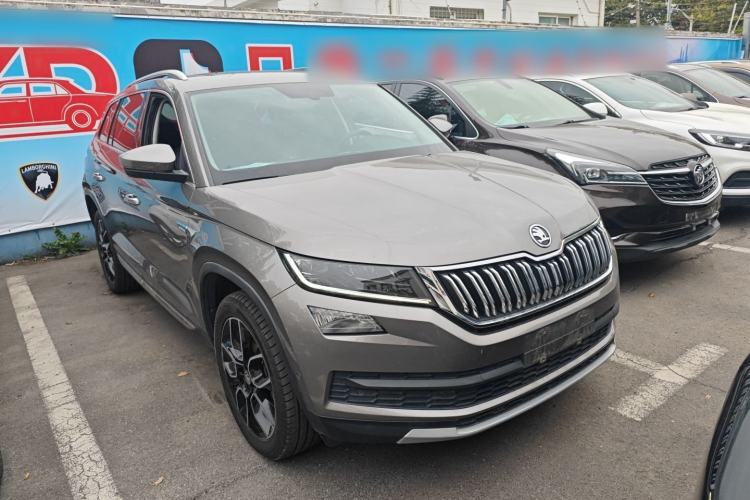 Used Skoda Kodiaq 2019 Facelifted TSI330 7-Seater Two-Wheel-Drive Luxury Enjoyment Edition China VI Standard Front Right 45 Deg