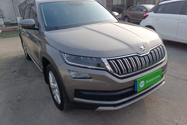 Used Skoda Kodiaq 2019 Facelifted TSI330 7-Seater Two-Wheel-Drive Luxury Enjoyment Edition China VI Standard Front Right 45 Deg
