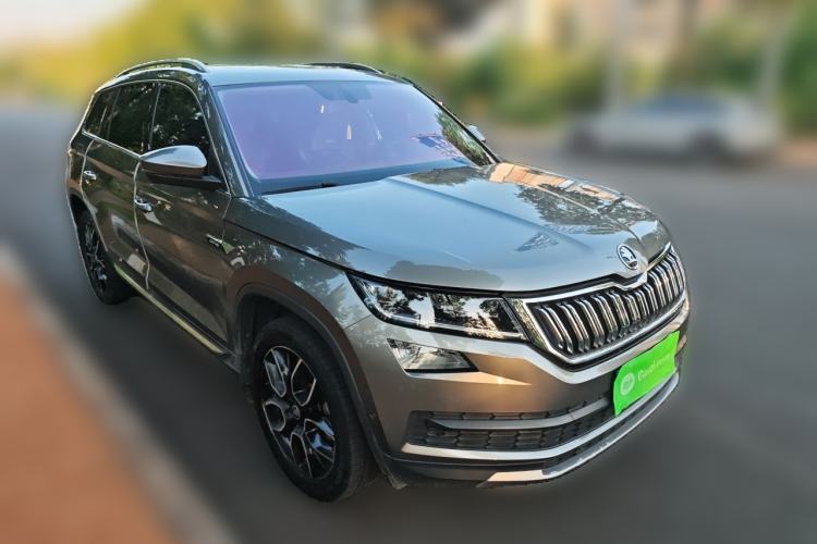 Used Skoda Kodiaq 2019 Facelifted TSI330 7-Seater Two-Wheel-Drive Luxury Enjoyment Edition China VI Standard Front Right 45 Deg