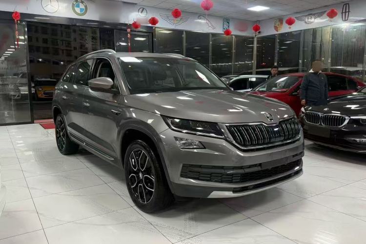 Used Skoda Kodiaq 2019 Facelifted TSI380 7-Seater All-Wheel-Drive Flagship Version China VI Standard Front Right 45 Deg
