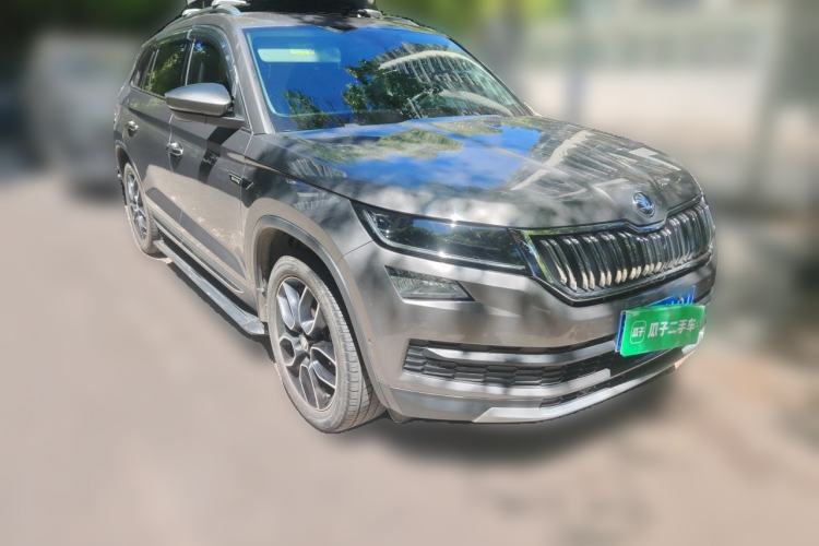 Used Skoda Kodiaq 2019 Facelifted TSI330 7-Seater Two-Wheel-Drive Luxury Enjoyment Edition China VI Standard Front Right 45 Deg