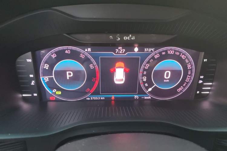 Used Skoda Kodiaq 2019 Facelifted TSI330 7-Seater Two-Wheel-Drive Luxury Enjoyment Edition China VI Standard Instrument Cluster