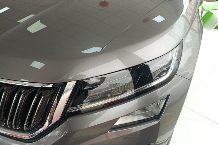Used Skoda Kodiaq 2019 Facelifted TSI380 7-Seater All-Wheel-Drive Flagship Version China VI Standard Left Front Headlight