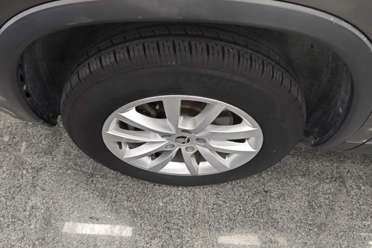Used Skoda Kodiaq 2019 TSI330 7-Seater Two-Wheel-Drive Comfort Edition China V Standard Left Front Wheel Hub