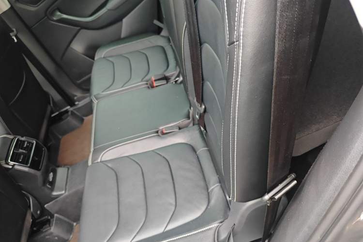 Used Skoda Kodiaq 2019 Facelifted TSI330 7-Seater Two-Wheel-Drive Luxury Enjoyment Edition China VI Standard Left Rear Seat