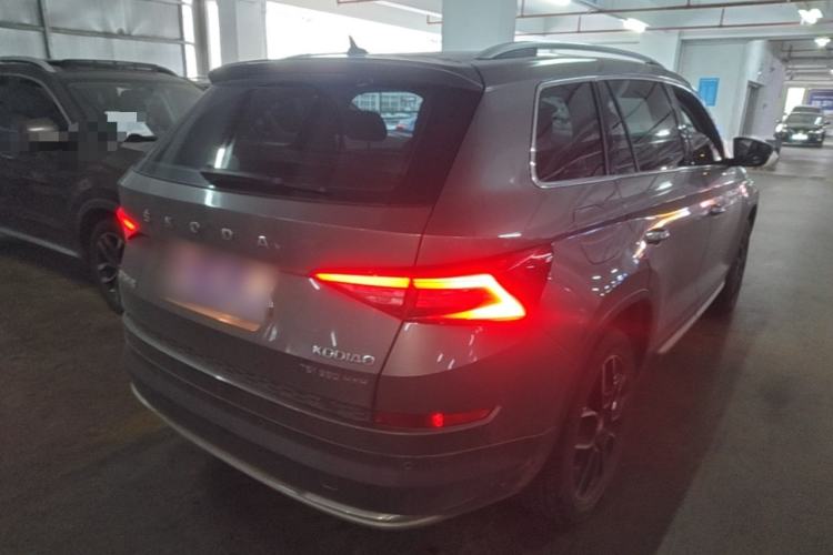 Used Skoda Kodiaq 2019 Facelifted TSI380 7-Seater All-Wheel-Drive Flagship Version China VI Standard Rear Right 45 Deg