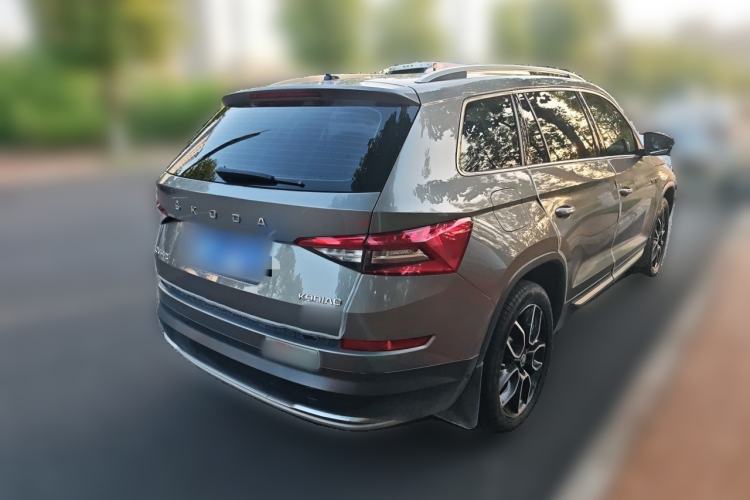 Used Skoda Kodiaq 2019 Facelifted TSI330 7-Seater Two-Wheel-Drive Luxury Enjoyment Edition China VI Standard Rear Right 45 Deg