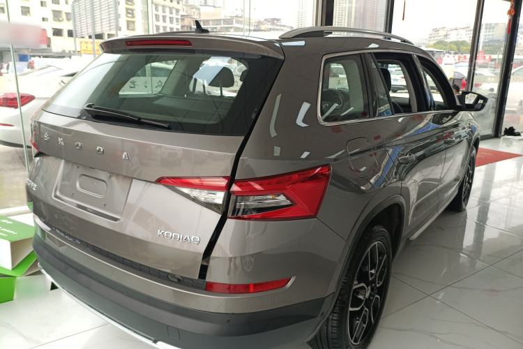 Used Skoda Kodiaq 2019 Facelifted TSI380 7-Seater All-Wheel-Drive Flagship Version China VI Standard Rear Right 45 Deg