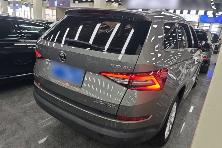 Used Skoda Kodiaq 2019 TSI330 7-Seater Two-Wheel-Drive Comfort Edition China V Standard Rear Right 45 Deg