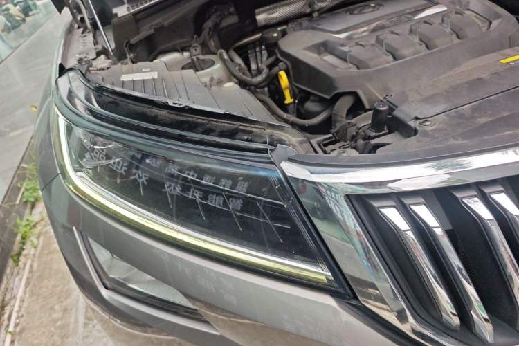 Used Skoda Kodiaq 2019 Facelifted TSI330 5-Seater Two-Wheel-Drive Luxury Enjoyment Edition China VI Standard Right Front Headlight