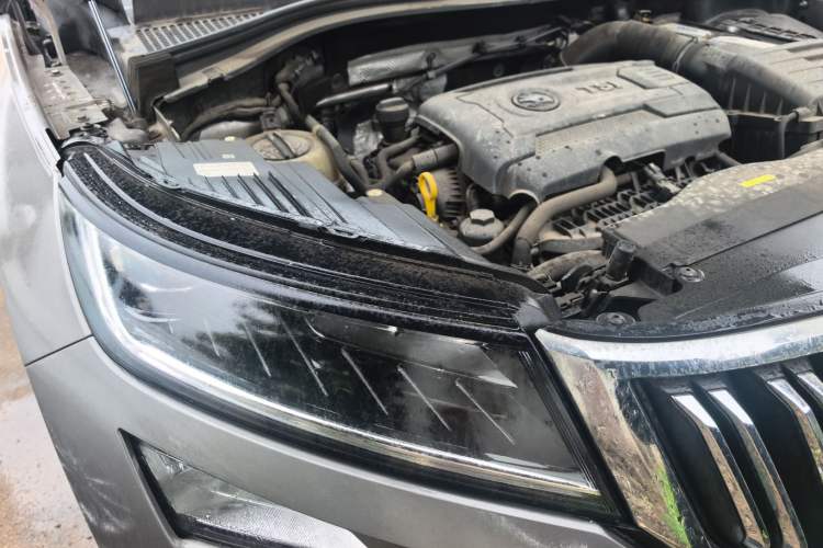 Used Skoda Kodiaq 2019 TSI380 7-Seater Four-Wheel Drive Luxury Enjoyment Edition China V Standard Right Front Headlight