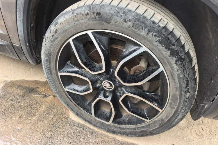 Used Skoda Kodiaq 2019 TSI380 7-Seater Four-Wheel Drive Luxury Enjoyment Edition China V Standard Right Front Wheel Hub