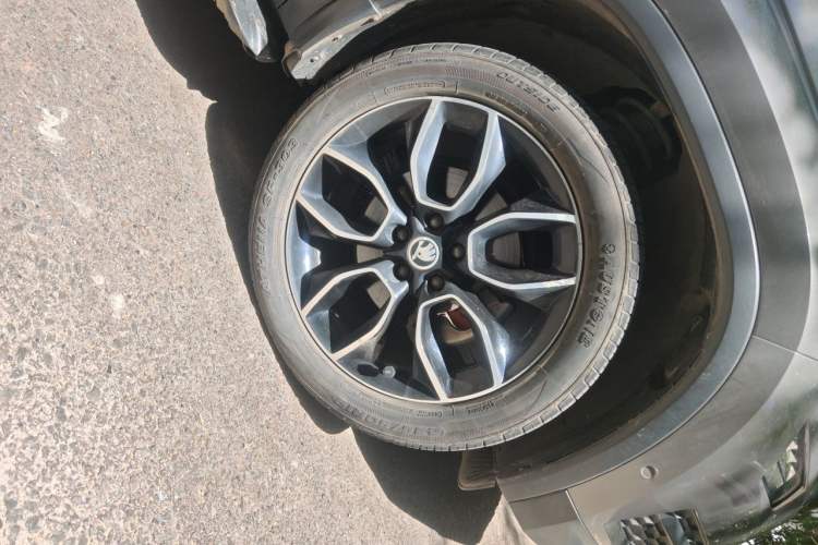 Used Skoda Kodiaq 2019 Facelifted TSI330 7-Seater Two-Wheel-Drive Luxury Enjoyment Edition China VI Standard Right Front Wheel Hub