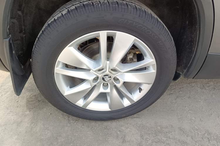 Used Skoda Kodiaq 2019 Facelifted TSI330 7-Seater Two-Wheel-Drive Luxury Enjoyment Edition China VI Standard Right Rear Wheel Hub