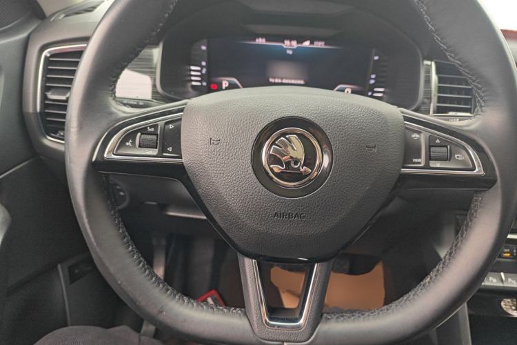 Used Skoda Kodiaq 2019 Facelifted TSI330 7-Seater Two-Wheel-Drive Luxury Enjoyment Edition China VI Standard Steering Wheel