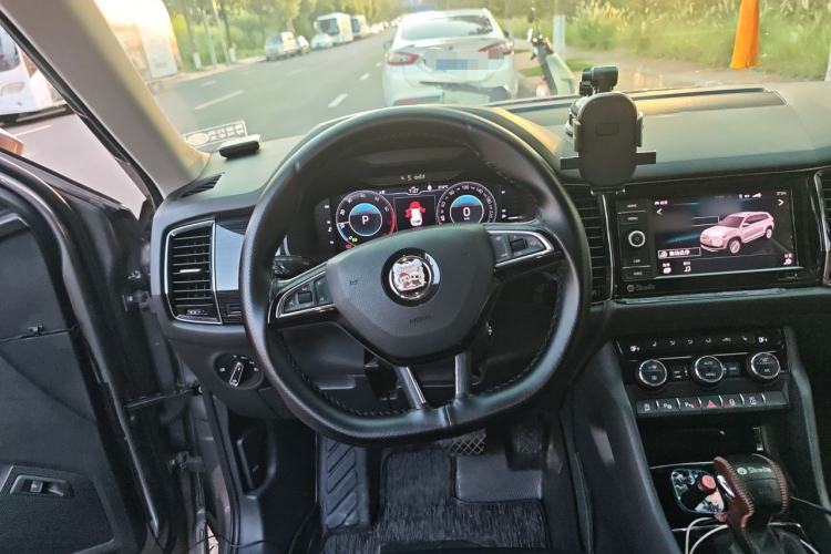 Used Skoda Kodiaq 2019 Facelifted TSI330 7-Seater Two-Wheel-Drive Luxury Enjoyment Edition China VI Standard Steering Wheel