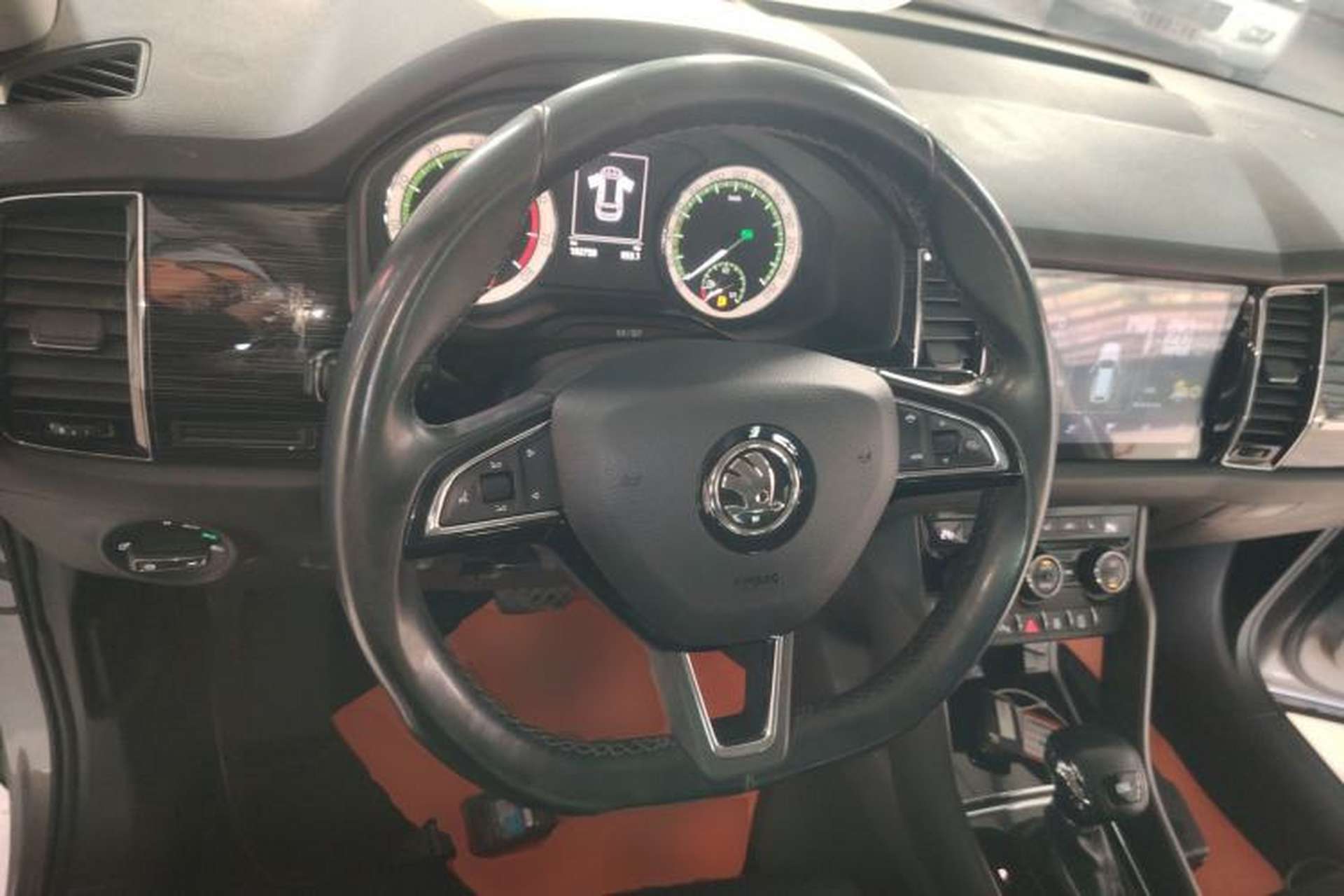 Used Skoda Kodiaq 2019 TSI330 5-Seat Two-Wheel Drive Luxury Enjoyment Edition China V Standard Steering Wheel