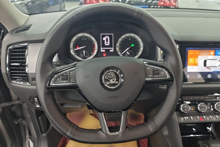 Used Skoda Kodiaq 2019 TSI330 7-Seater Two-Wheel-Drive Comfort Edition China V Standard Steering Wheel
