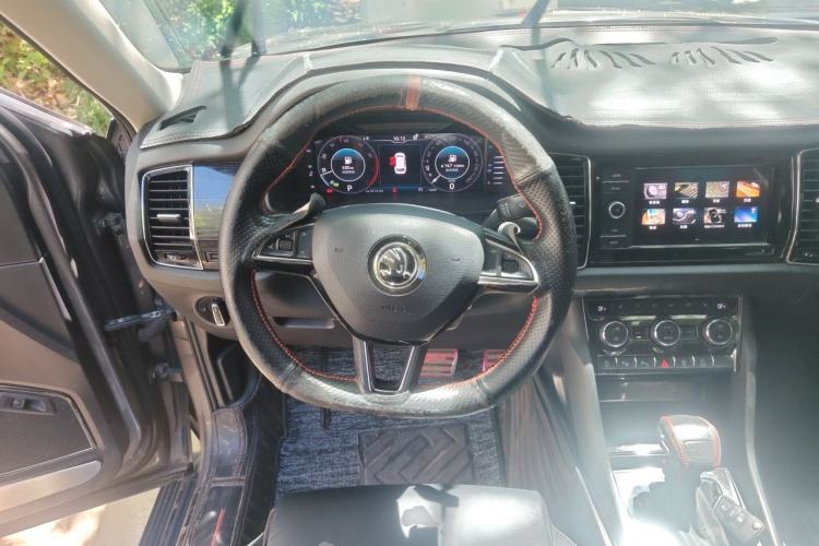 Used Skoda Kodiaq 2019 Facelifted TSI330 7-Seater Two-Wheel-Drive Luxury Enjoyment Edition China VI Standard Steering Wheel