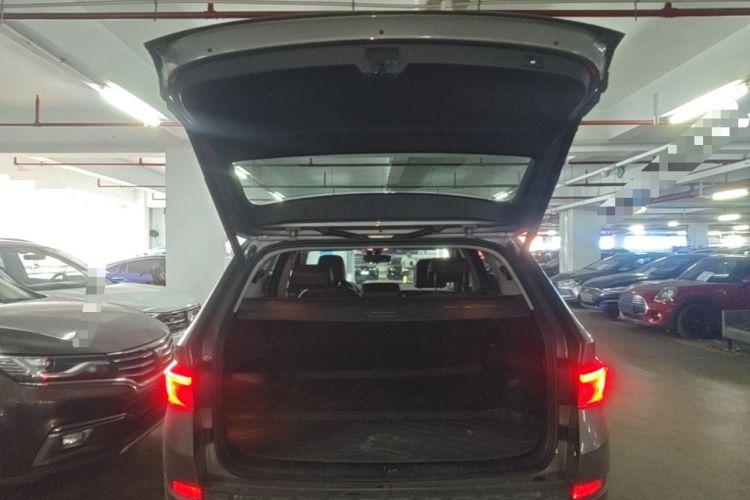 Used Skoda Kodiaq 2019 Facelifted TSI380 7-Seater All-Wheel-Drive Flagship Version China VI Standard Trunk