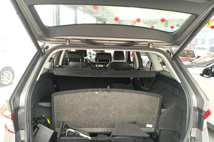 Used Skoda Kodiaq 2019 Facelifted TSI380 7-Seater All-Wheel-Drive Flagship Version China VI Standard Trunk