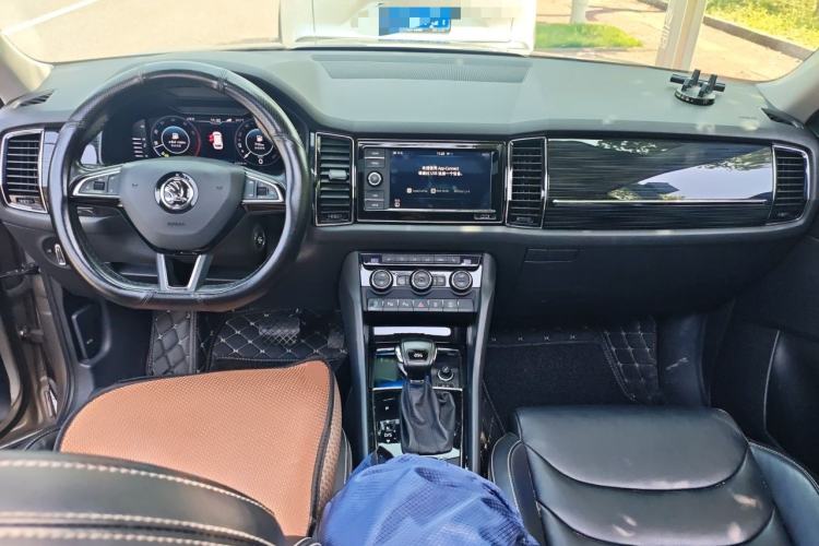 Used Skoda Kodiaq 2019 Facelifted TSI330 5-Seater Two-Wheel-Drive Luxury Enjoyment Edition China VI Standard Center Console