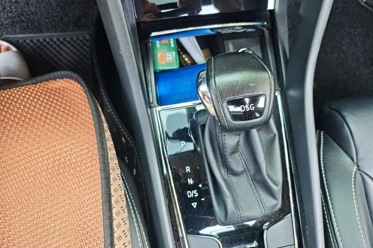Used Skoda Kodiaq 2019 Facelifted TSI330 5-Seater Two-Wheel-Drive Luxury Enjoyment Edition China VI Standard Gear Lever