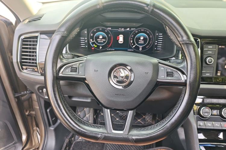 Used Skoda Kodiaq 2019 Facelifted TSI330 5-Seater Two-Wheel-Drive Luxury Enjoyment Edition China VI Standard Steering Wheel