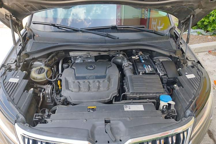 Used Skoda Kodiaq 2019 Facelifted TSI330 5-Seater Two-Wheel-Drive Luxury Enjoyment Edition China VI Standard Engine Bay