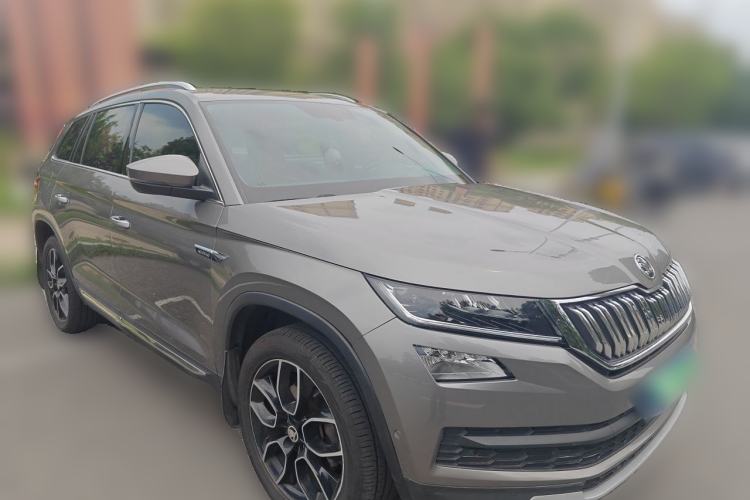 Used Skoda Kodiaq 2019 Facelifted TSI330 5-Seater Two-Wheel-Drive Luxury Enjoyment Edition China VI Standard Front Right 45 Deg
