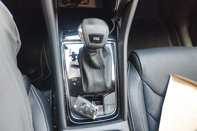 Used Skoda Kodiaq 2019 Facelifted TSI330 5-Seater Two-Wheel-Drive Luxury Enjoyment Edition China VI Standard Gear Lever