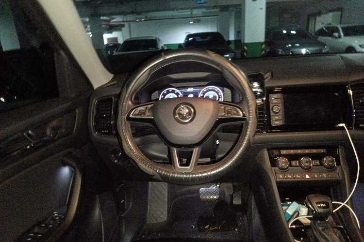 Used Skoda Kodiaq 2019 Facelifted TSI330 5-Seater Two-Wheel-Drive Luxury Enjoyment Edition China VI Standard Steering Wheel