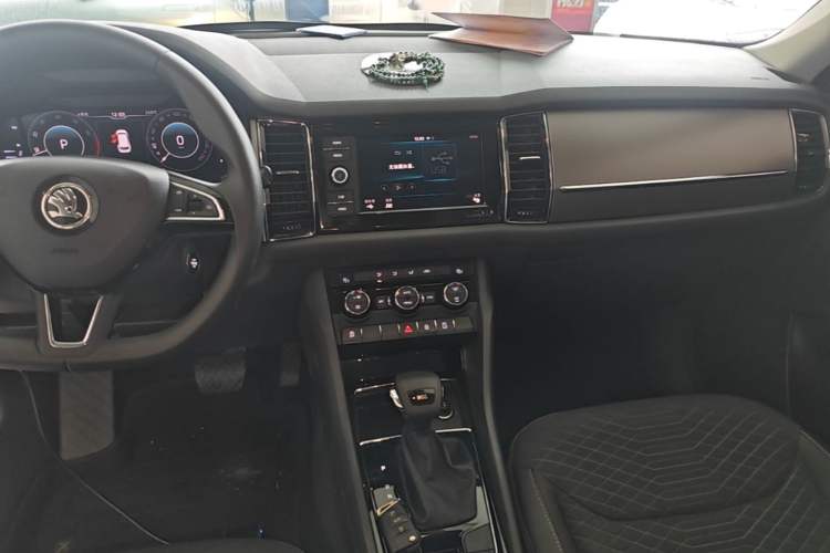Used Skoda Kodiaq 2019 Restyled TSI330 5-Seater Two-Wheel Drive Comfort Version China VI Standard Audio And AC Panel
