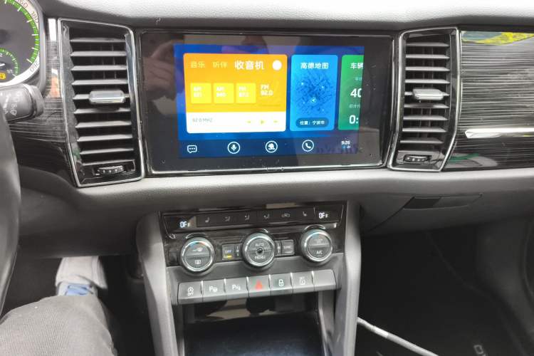 Used Skoda Kodiaq 2019 TSI330 5-Seat Two-Wheel Drive Luxury Enjoyment Edition China V Standard Audio And AC Panel