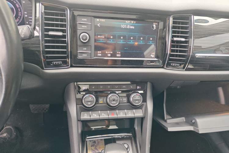 Used Skoda Kodiaq 2019 Facelifted TSI330 5-Seater Two-Wheel-Drive Luxury Enjoyment Edition China VI Standard Audio And AC Panel