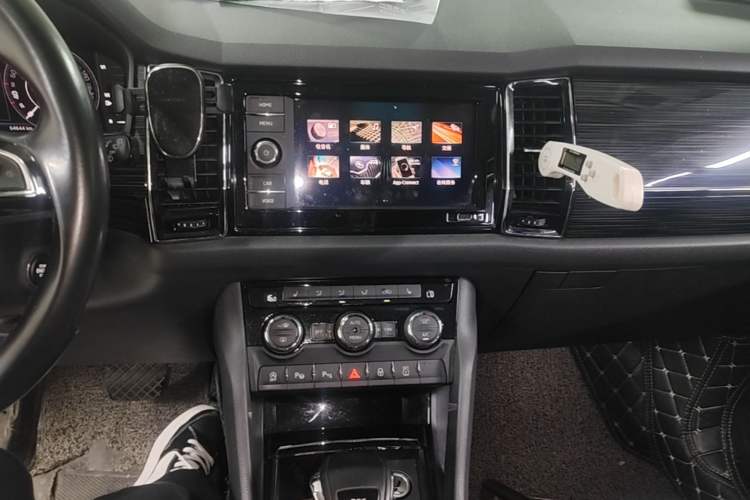 Used Skoda Kodiaq 2019 Facelifted TSI330 5-Seater Two-Wheel-Drive Luxury Enjoyment Edition China VI Standard Audio And AC Panel