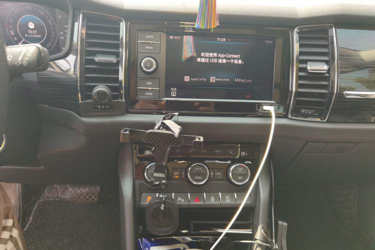 Used Skoda Kodiaq 2019 Facelifted TSI330 5-Seater Two-Wheel-Drive Luxury Enjoyment Edition China VI Standard Audio And AC Panel
