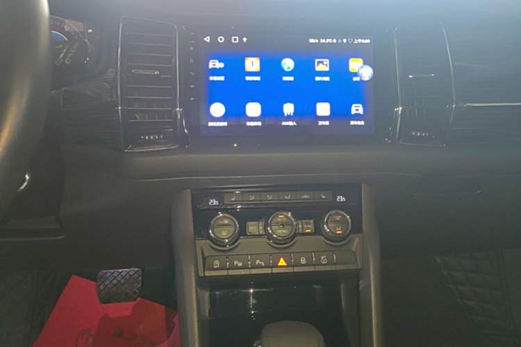 Used Skoda Kodiaq 2019 Facelifted TSI330 5-Seater Two-Wheel-Drive Luxury Enjoyment Edition China VI Standard Audio And AC Panel