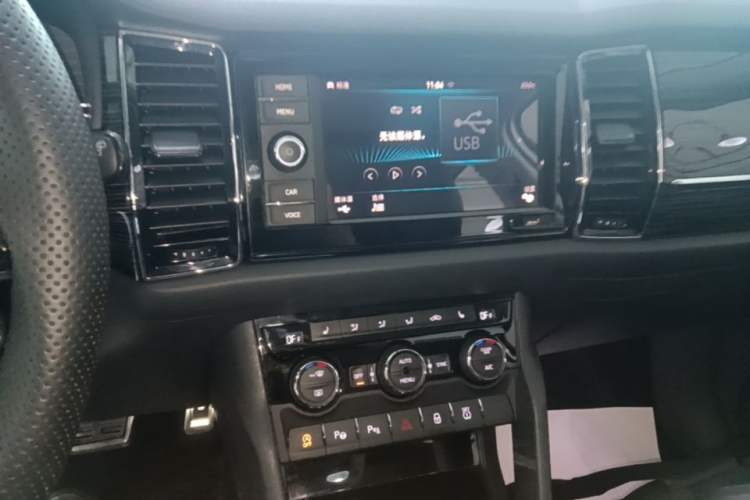 Used Skoda Kodiaq 2019 Facelifted TSI330 5-Seater Two-Wheel-Drive Luxury Enjoyment Edition China VI Standard Audio And AC Panel