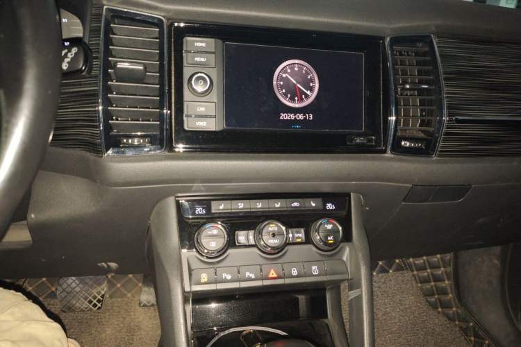 Used Skoda Kodiaq 2019 Facelifted TSI330 7-Seater Two-Wheel-Drive Luxury Enjoyment Edition China VI Standard Audio And AC Panel