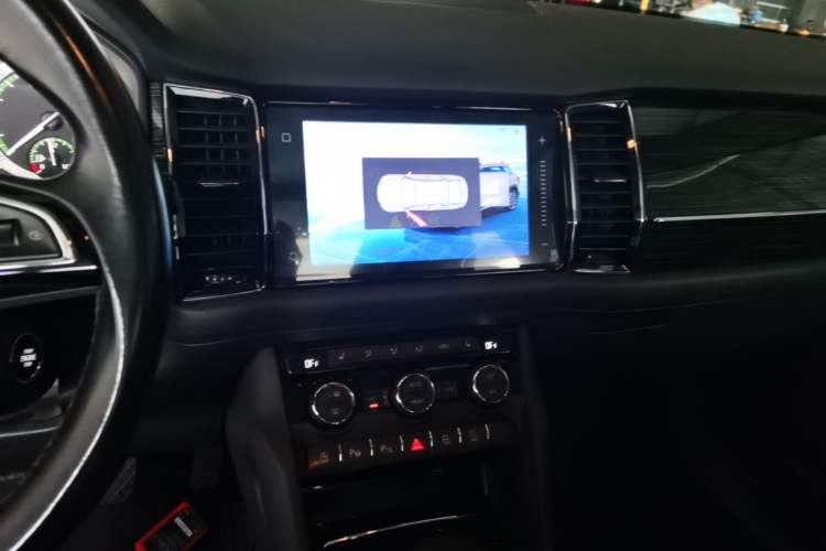 Used Skoda Kodiaq 2019 TSI330 7-Seater Two-Wheel-Drive Luxury Enjoyment Edition China VI Standard Audio And AC Panel