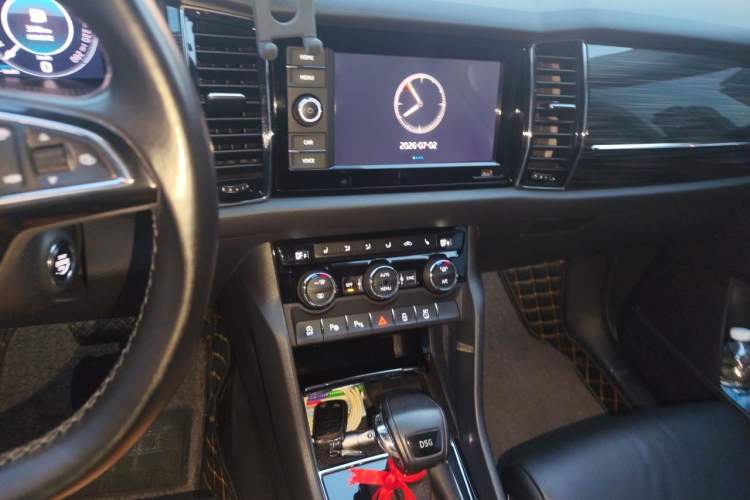 Used Skoda Kodiaq 2019 Facelifted TSI330 7-Seater Two-Wheel-Drive Luxury Enjoyment Edition China VI Standard Audio And AC Panel