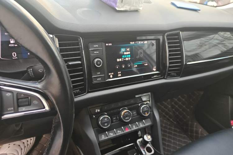 Used Skoda Kodiaq 2019 Facelifted TSI330 7-Seater Two-Wheel-Drive Luxury Enjoyment Edition China VI Standard Audio And AC Panel