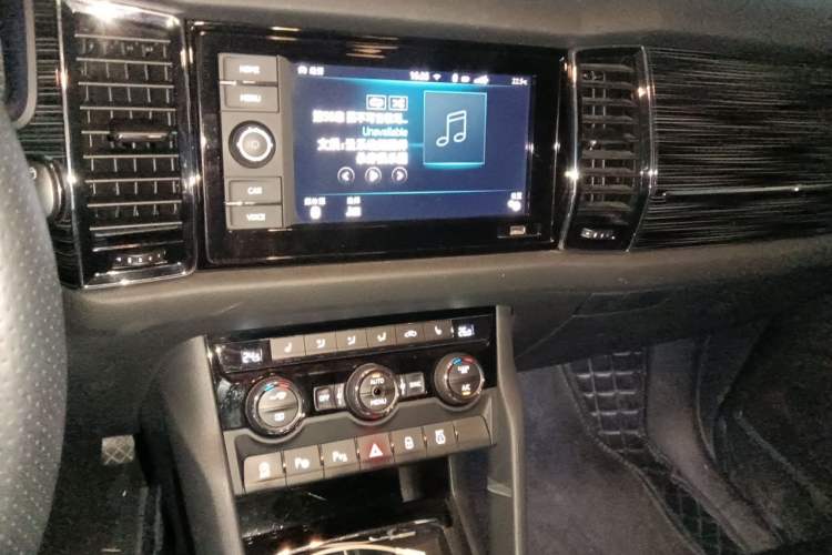 Used Skoda Kodiaq 2019 Facelifted TSI330 5-Seater Two-Wheel-Drive Luxury Enjoyment Edition China VI Standard Audio And AC Panel